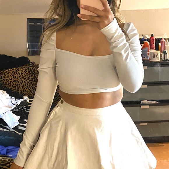 PrettyLittleThing Tops - Cute white long sleeve crop top